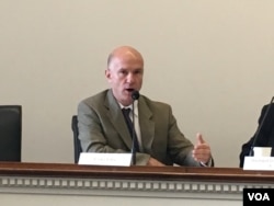 美国陆军战争学院战略研究所拉美研究教授艾利斯（美国之音钟辰芳拍摄）