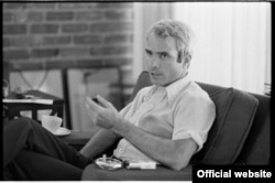 支持亚太战略的麦凯恩参议员年轻时曾是越南战俘 (国会图书馆照片)