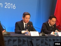 中国外交部副部长郑泽光举行记者会(美国之音莉雅拍摄)