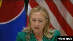 美国国务卿克林顿会晤东盟外长并发言(美国之音视频截图)