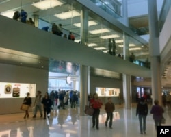 香港中环苹果旗舰店，苹果iPad在香港销售不受商标权争执影响