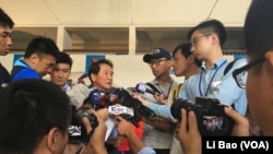 首批试飞员之一吴康明称研发工作艰难和心酸（美国之音黎堡摄）