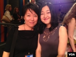 宁馨与麻省理工中国学生姚力宁。（美国之音宁馨提供）