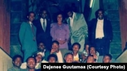 Tuuta Dhangaa. Dhangaaan sagantaa bashannaanaa Tv Itoophiyaa qophii Afaan Oromoo irratti dhihaachaa ture.