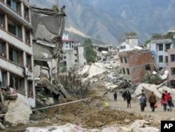 張楠在汶川地震後採訪地震災區拍攝的照片--震後的北川。