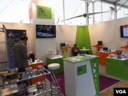 莫斯科一个展览上的斯科尔科沃科技园展台（美国之音白桦拍摄）