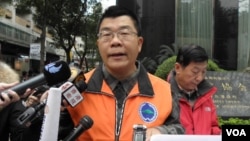 中华保钓协会秘书长黄锡麟(美国之音申华拍摄)