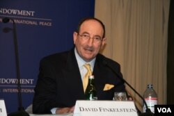 美國海軍分析中心中國研究項目主任馮德威（美國之音鍾辰芳拍攝）