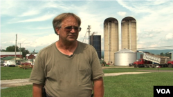 华盛顿律师保罗•卡米纳（VOA 卫视 张松林拍摄）