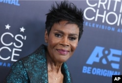 资深女演员塞西莉·泰森