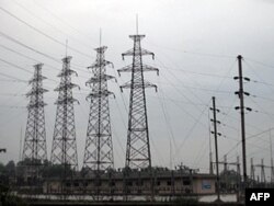 西部地区的高压线路