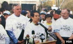 韩相万游说国会 (美国之音国符翻拍)