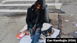 資料照片：紐約市一位無家可歸的人。