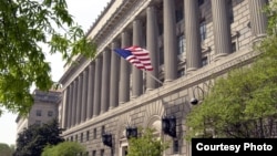 位于首都华盛顿的美国商务部大楼。美国商务部在2014年把成都嘉石科技有限公司列入黑名单。