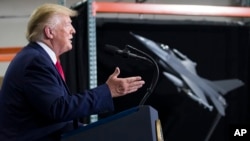 美國總統特朗普在美國洛克希德·馬丁公司的子公司德爾科航空航天公司發表演講(2019年7月12日）