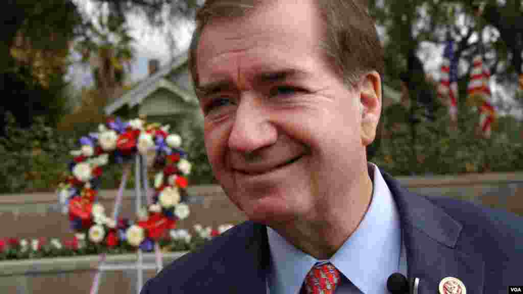 2013年1月6日，美国国会众议院外交事务委员会主席罗伊斯参加尼克松百岁生日纪念活动(美国之音国符拍摄)。罗伊斯把尼克松视为外交事务的导师，他回忆1993年参加尼克松生前最后一次对参议院的讲演：&ldquo;尼克松总统当时指出，要怎么做才能带来改变，促进中国政治的多元化和对异己的容忍，是否能确保言论自由，启发迈向民主的运动？这些都是尼克松总统关注的，因为他认为这些是对中国人民最有帮助的改变。&rdquo;