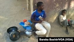 Matasa Yaro Mai Sayar da Awara