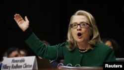 美國國務卿克林頓星期三在美國聯邦參議院外交關係委員會上就班加西襲擊事件提供證詞