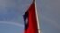 在中华民国国庆日那天，台湾的旗帜在台北飘扬。（2017年10月10日）