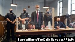 特朗普集团首席财务官魏塞尔伯格在纽约出庭。(2021年7月1日)