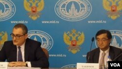 哈基莫夫（右）与俄罗斯副外长莫尔古洛夫（左）(美国之音白桦)