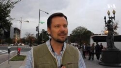 Имена расстрелянных зачитали у Мемориала жертвам коммунизма