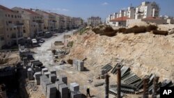 约旦河西岸犹太人定居点建筑工地全景