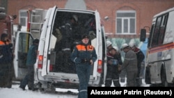 Участники спасательной операции на шахте «Листвяжная» в Кемеровской области. 25 ноября 2021г.