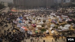 图片报道:埃及抗议风潮高涨