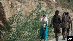 Faayilii - Dubartii fi miseensoota waraanaa Itoophiyaa karaarraa darban, naannoo Maqalee, Caamsaa 7, 2021