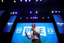 U.S. Democratic presidential candidate Pete Buttigieg campaigns in Hollywood, Los Angeles, California, U.S., August 27, 2019. REUTERS/Lucy Nicholson