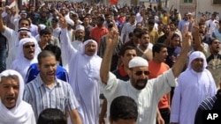 幾百名巴林的示威者星期五走上街頭