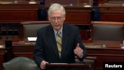 參議院少數黨領袖麥康奈爾(Mitch McConnell, R-KY)也投下了無罪票。
