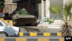 也門總統哈迪官邸旁停駐了坦克