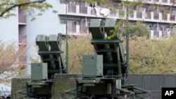 日本自卫队在东京国防部旁部署的导弹拦截系统 (2013年4月9日)