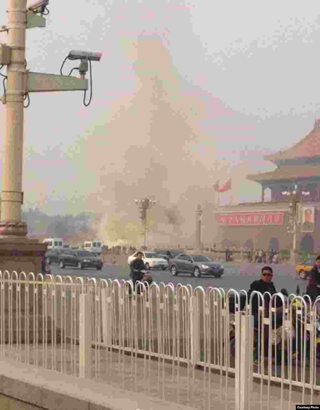 天安門遭車撞擊致5死38人傷（圖片來自微博網友）