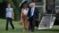 Дональд Трамп, Мелания Трамп, и их сын Баррон на Южной лужайке Белого дома в Вашингтоне. 11 июня 2017 года.