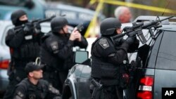 美國麻薩諸塞州警方正在波士頓地區大規模搜捕馬拉松爆炸案的一名嫌疑人