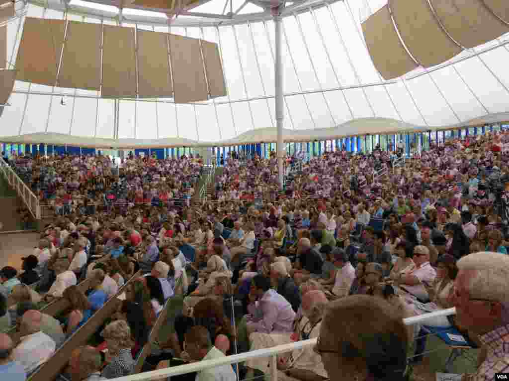 阿斯彭思想节重头戏: “大主意论坛”会场（美国之音宁馨拍摄） 