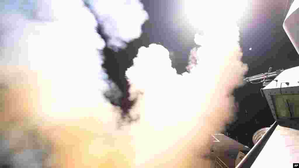 波特號導彈驅逐艦從地中海發射戰斧巡航導彈（2） （美國海軍圖片）