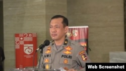 资料照片：印度尼西亚国家警察部队发言人塞蒂约诺在首都雅加达举行记者会（2020年10月26日）