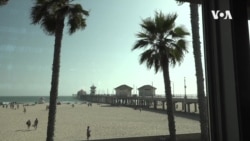 VOA英语视频: 加州餐馆重开人潮涌 漠视社交距离惹议论