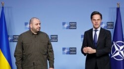 ລາຍການກະຈາຍສຽງຂອງວີໂອເອລາວ: ລັດຖະມົນຕີດ້ານຄວາມໝັ້ນຄົງຂອງອົງການ NATO ຈັດການປະຊຸມຫາລື ກ່ຽວກັບການໃຊ້ຈ່າຍດ້ານການທະຫານ ແລະການຊ່ວຍເຫຼືອ ຢູເຄຣນ