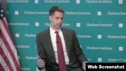 美國參議員卡頓（Tom Cotton）週三提出了一項法案，將阻止美國與允許中國電信巨頭華為在其境內運營5G網絡技術的國家共享情報。
