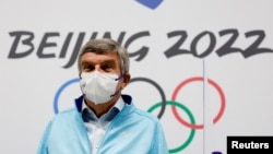 國際奧委會主席巴赫2月18日出席在北京冬奧會主媒體中心的記者會。