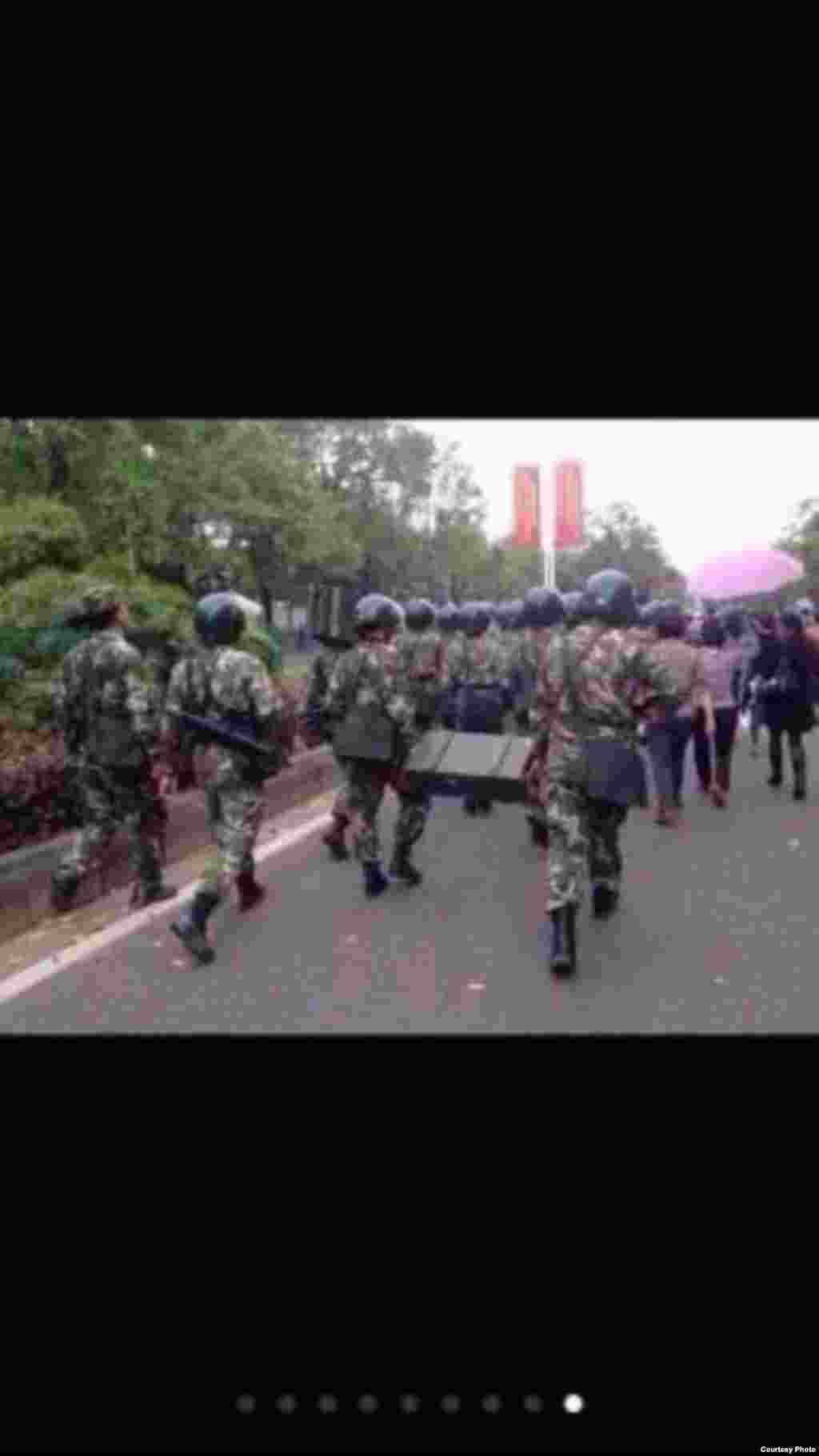 武警出动，前往压制茂名的抗议行动