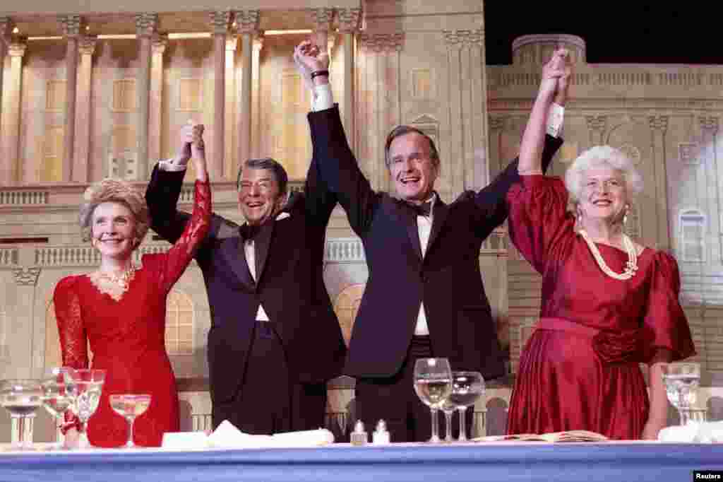 1988年5月11日，在總統晚宴上，美國總統羅納德&middot;里根宣布支持布殊副總統競選總統，他們同夫人南希&middot;里根和芭芭拉&middot;布殊攜手舉起臂膀。此前布殊曾經競選總統沒有成功，但終於在1989年成為總統。但經濟下滑、失業率攀升導致他在1992年未能贏得連任。