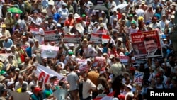 Демонстрация сторонников свергнутого президента Египта Мохамеда Мурси. Каир 17 июля 2013 г.