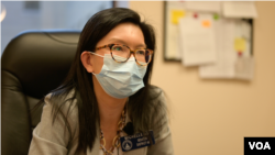 佐治亚州参议员欧晓瑜在位于亚特兰大市的办公室里接受美国之音采访。（美国之音记者郁岗拍摄）