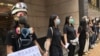 香港岛”中西合璧”五校联校人链，大批学生及校友9月9日早上7:30左右上课前，在学校附近的行人路筑成人链，表达五大诉求，缺一不可。 (摄影: 美国之音汤惠芸）